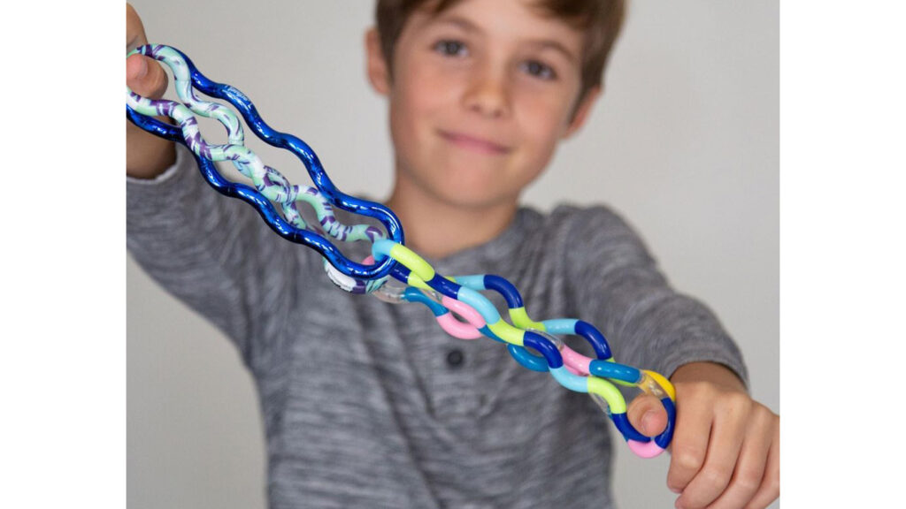 集中力アップ＆気分転換に｜世界中で愛されるくねくねタングル