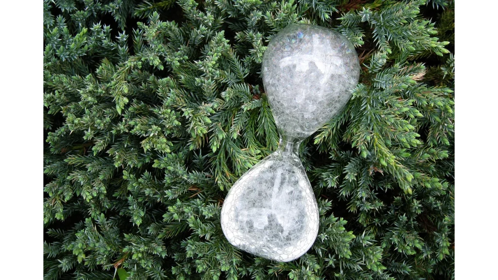 眺めるだけで心が落ち着く。“泡時計”という新しい時間の楽しみ方