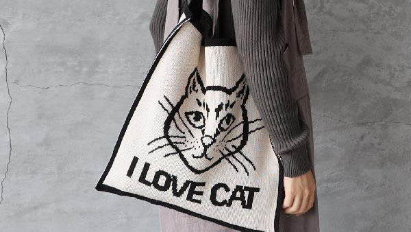コーデの主役になる。「I LOVE CATバッグ」が可愛すぎる