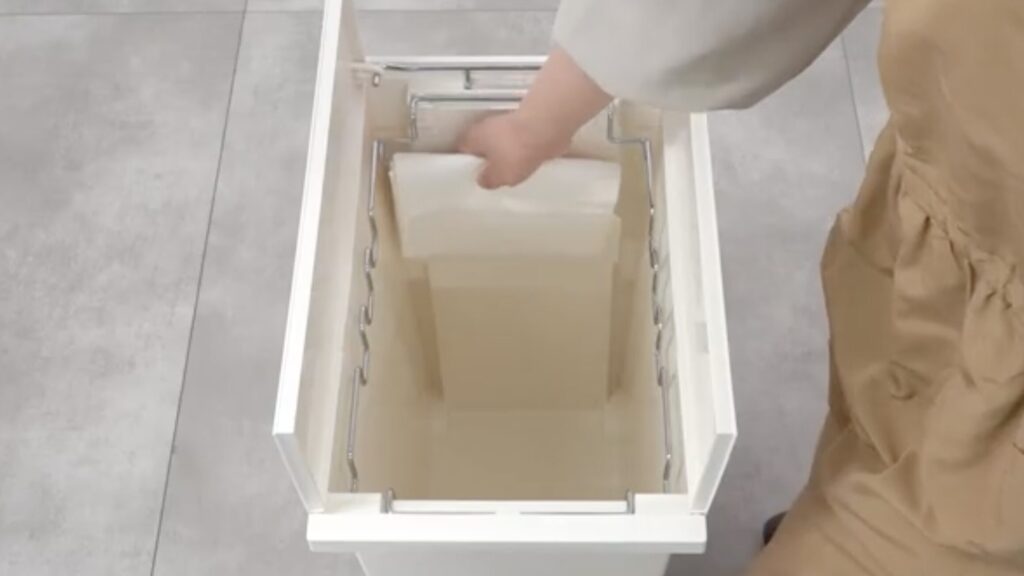 KEYUCA両開きダストボックスLL（42L）｜省スペースで静音設計の人気ゴミ箱