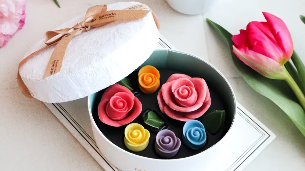 ロズレ・レインボー・チョコレート|7色の宝石ローズが輝く限定コラボBOX