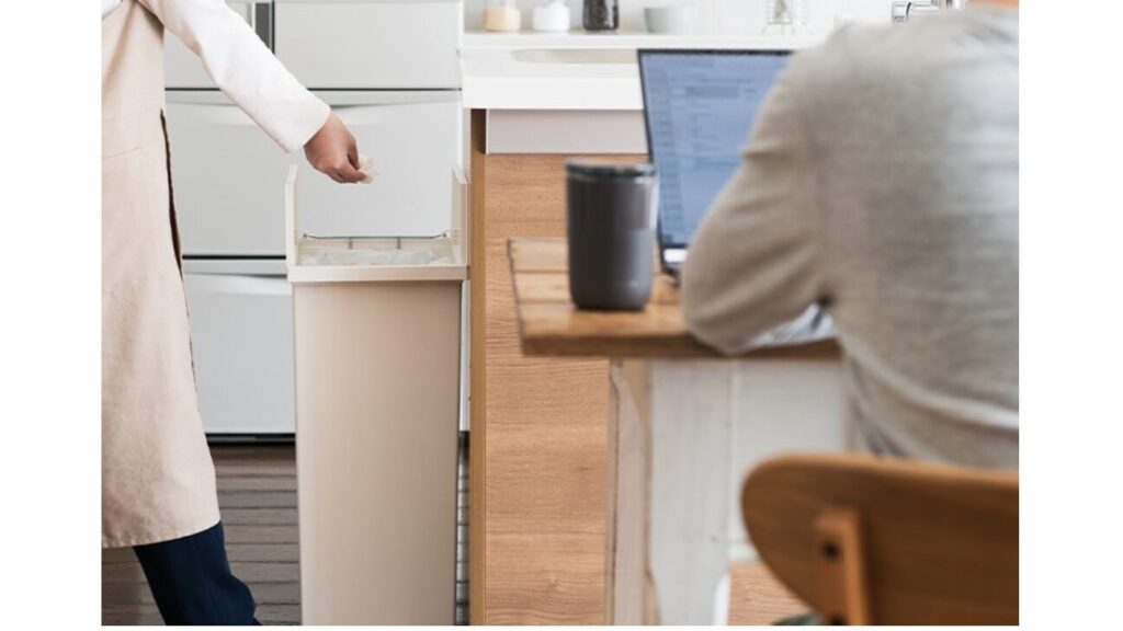 KEYUCA両開きダストボックスLL（42L）｜省スペースで静音設計の人気ゴミ箱