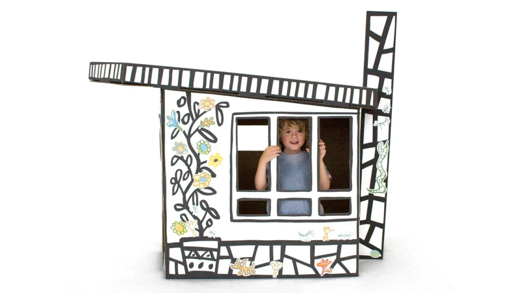 親子で楽しめる!デザイン性抜群のダンボールキッズハウス