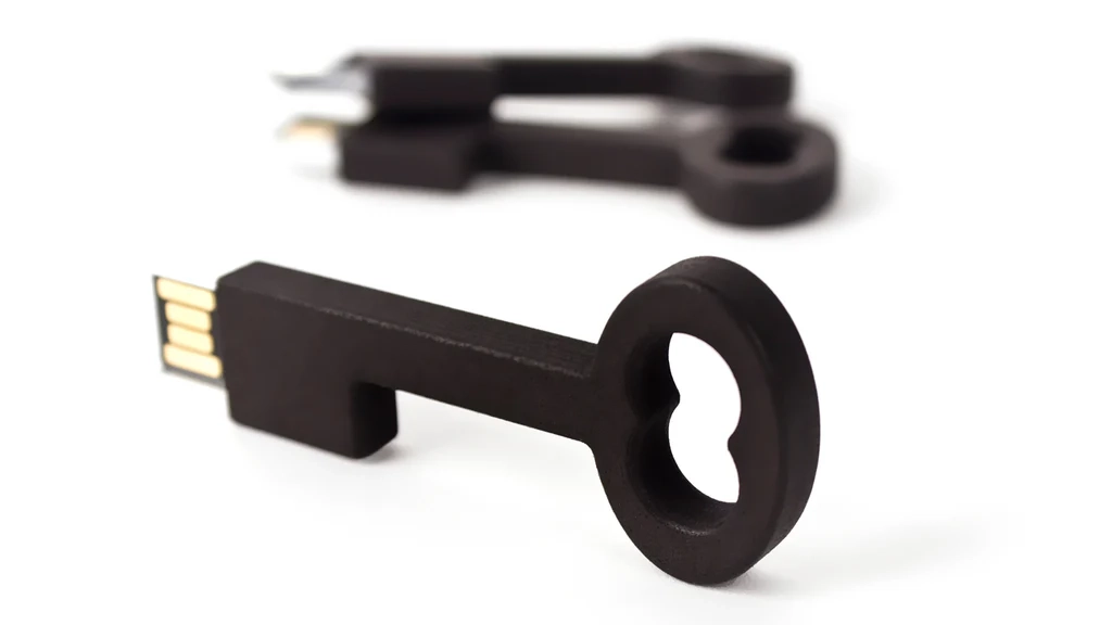 思い出を&ldquo;鍵&rdquo;にして贈る。おしゃれなUSBメモリ「Cl&eacute; USBスティック」