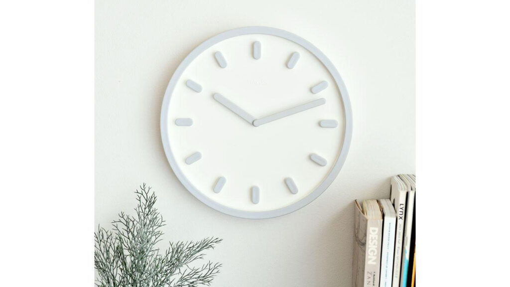 まるで「時計アイコン」？世界的デザイナーが作った不思議な壁掛け時計