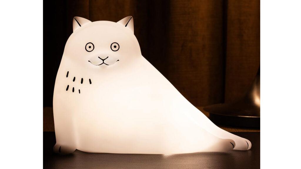 白い猫のランプ型アートトイ「THE BIG WHITE CAT WITH LAMP」｜Vapour Park &times; 黒山キャシーラム