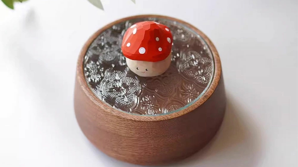 可愛すぎる収納ケース。胡桃木&times;ガラスの癒しデザイン