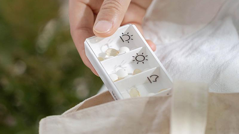 霜山「1週間ピルケース」｜薬の飲み忘れ防止に便利な携帯用薬ケース