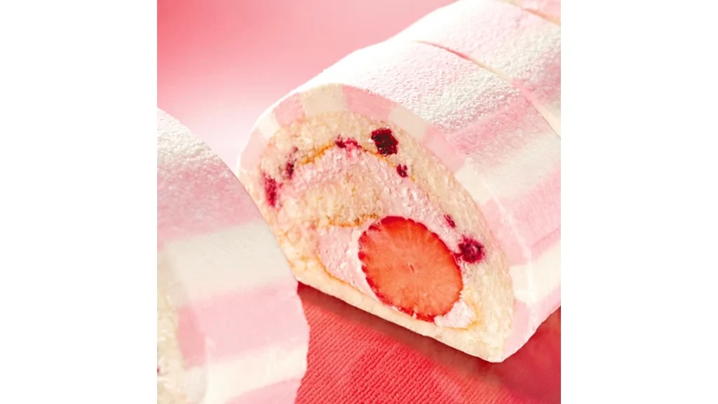 とろける苺スイーツ。銀座千疋屋のロールケーキが贅沢すぎる