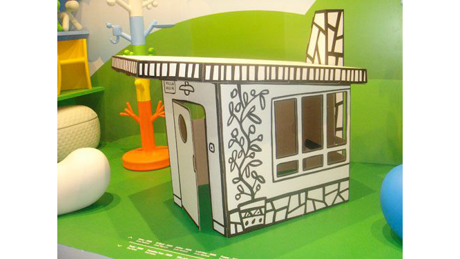 親子で楽しめる!デザイン性抜群のダンボールキッズハウス