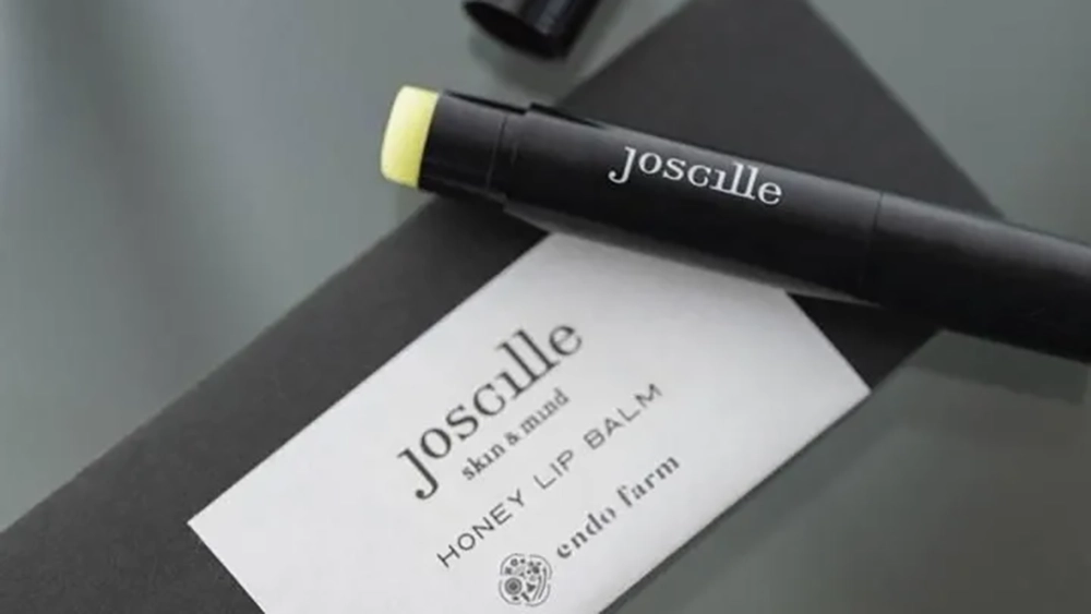 桜のはちみつ配合「蜂蜜リップバーム｜自然派でしっとり潤う贅沢ケア