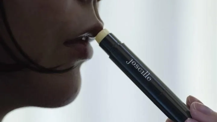 桜のはちみつ配合「蜂蜜リップバーム｜自然派でしっとり潤う贅沢ケア