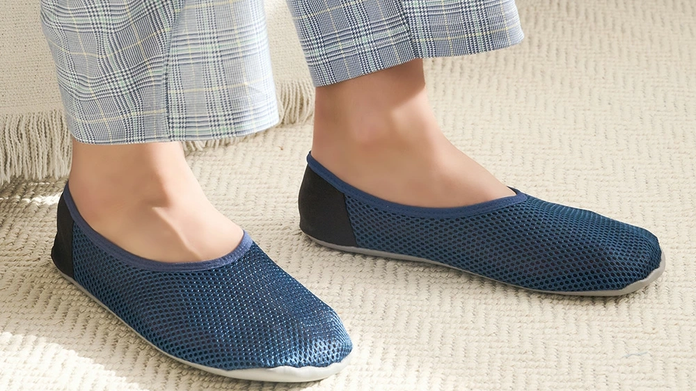 GUNZEおうちスリッポンが快適すぎる!軽くて洗える万能ルームシューズ