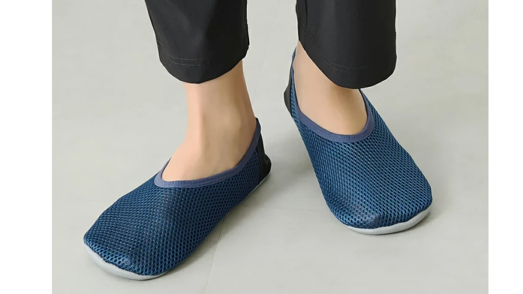 GUNZEおうちスリッポンが快適すぎる!軽くて洗える万能ルームシューズ