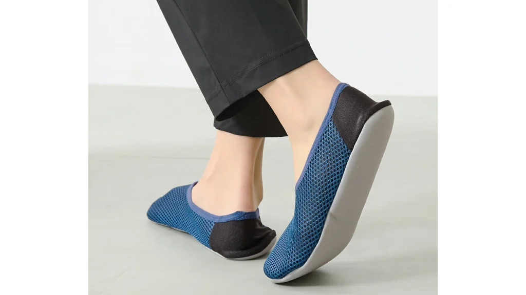 GUNZEおうちスリッポンが快適すぎる!軽くて洗える万能ルームシューズ