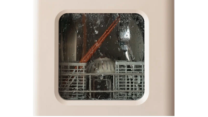 シンク横に置ける食洗機｜ラクアmini colorで家事をもっとラクに