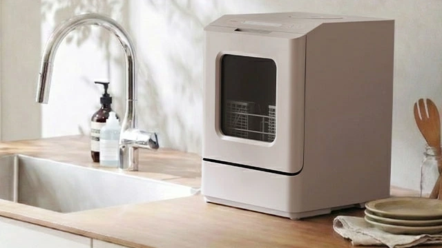 シンク横に置ける食洗機｜ラクアmini colorで家事をもっとラクに