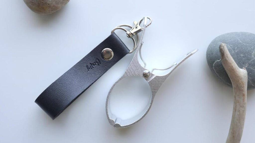 【高級感あり】PUレザーのシューズクリップ｜おしゃれで実用的な育児グッズ