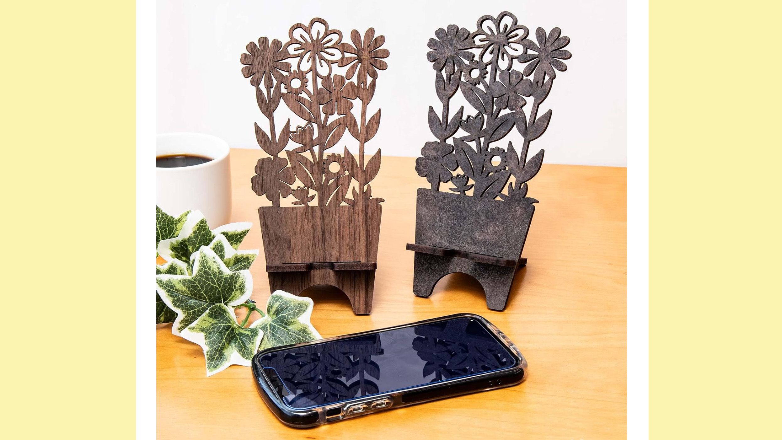 北欧風でおしゃれ！デスクが映える｜花デザインの木製スマホスタンド