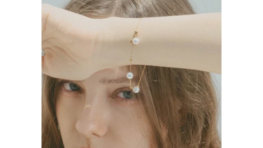 華奢で上品「パールブレスレットb30」｜日常にも特別な日にも使える一本