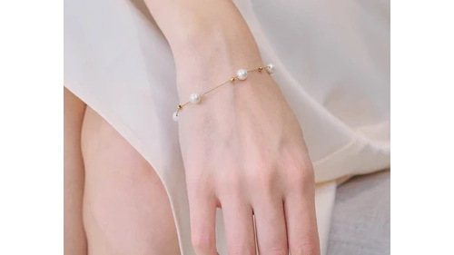 華奢で上品「パールブレスレットb30」｜日常にも特別な日にも使える一本