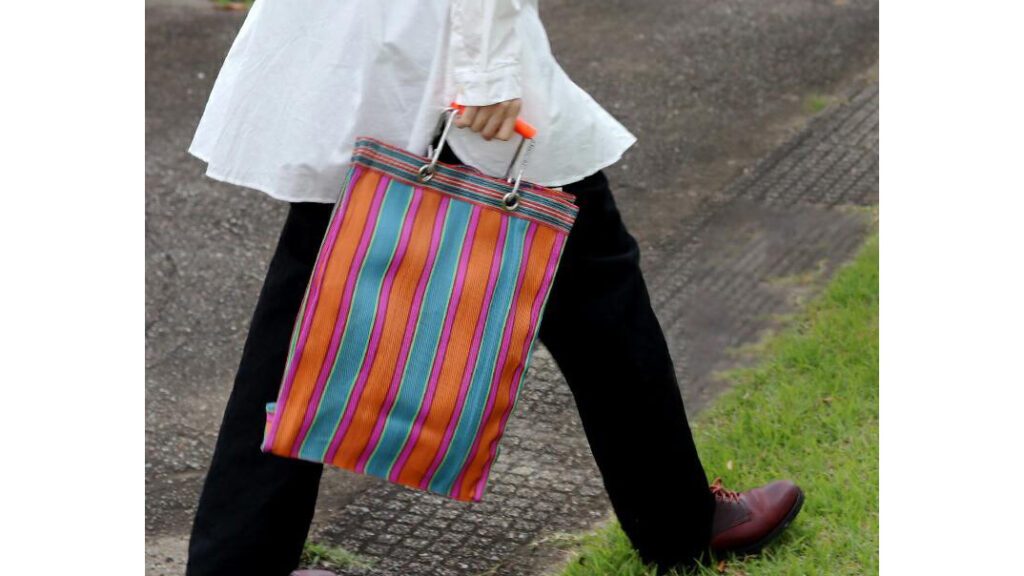 レトロ可愛いのにタフ!PUEBUCO『ストライプバッグ』が優秀すぎる