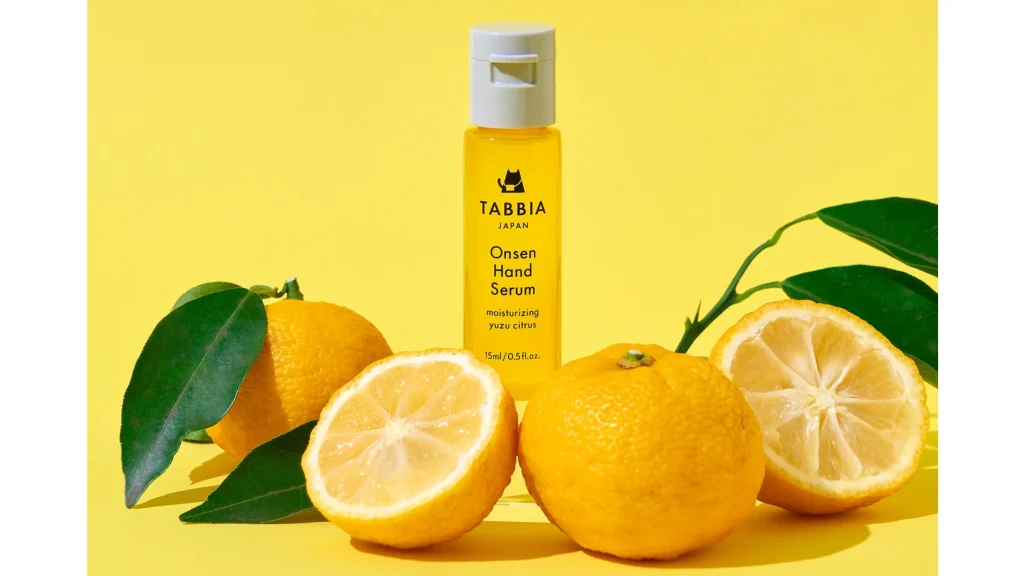 ベタつかない新感覚ハンドケア|温泉水で潤うハンドセラムとは