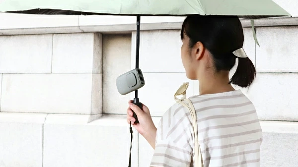Life on Products『日傘クリップファン』｜手ぶらで涼しい！夏を快適にする4WAYミニ扇風機