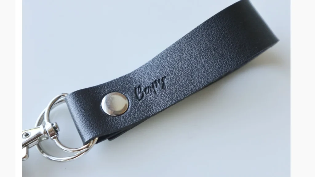 【高級感あり】PUレザーのシューズクリップ｜おしゃれで実用的な育児グッズ