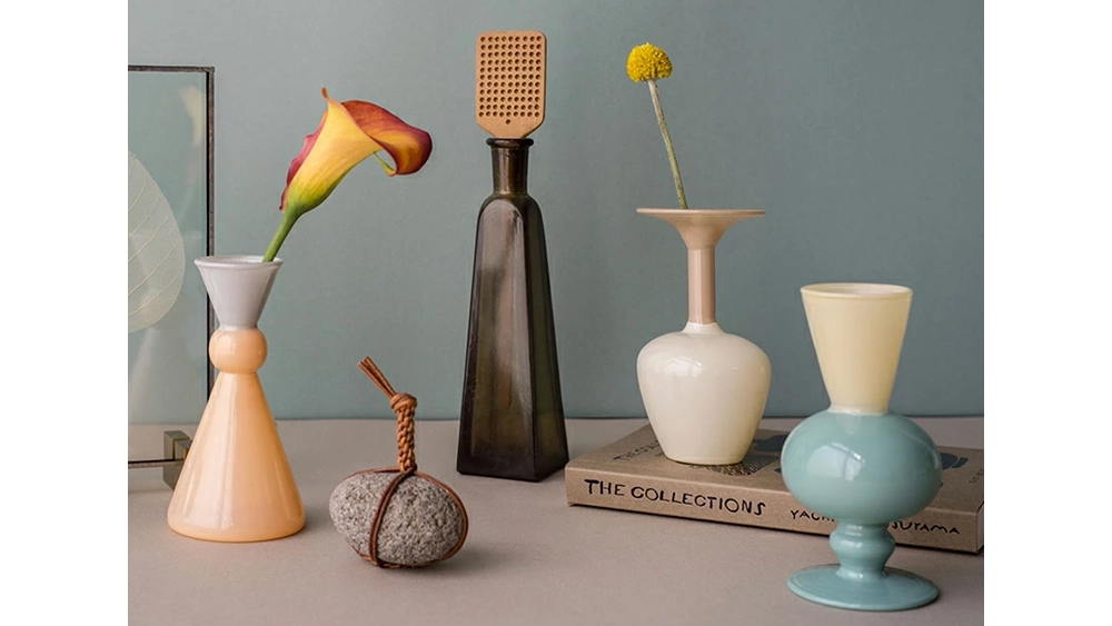 置くだけで空間が変わる。amabro「ツートン フラワーベース」