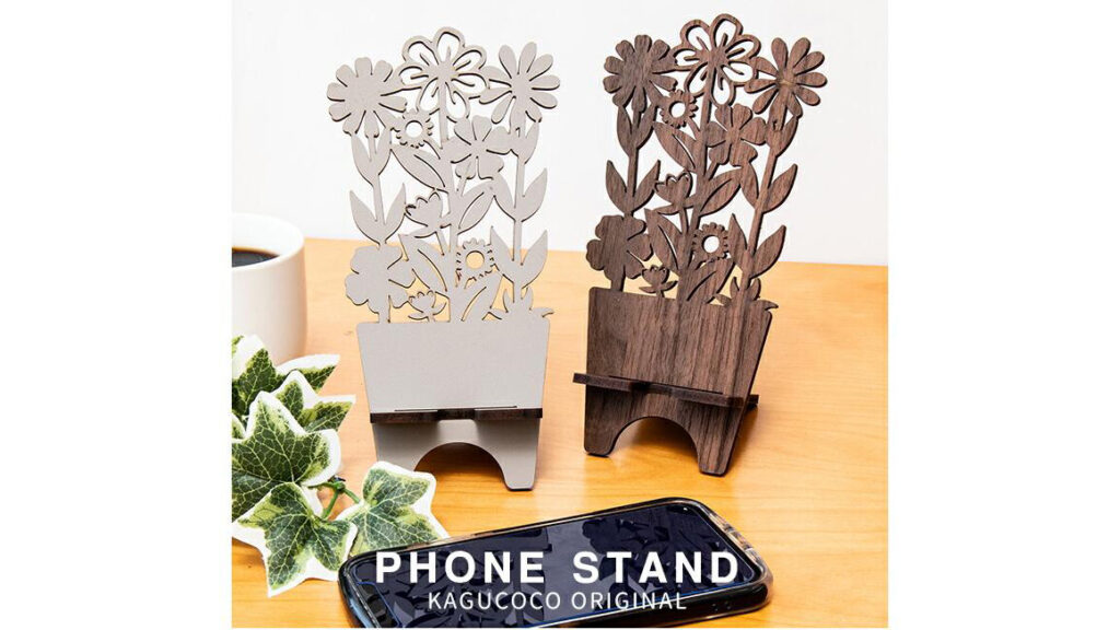 北欧風でおしゃれ!デスクが映える|花デザインの木製スマホスタンド