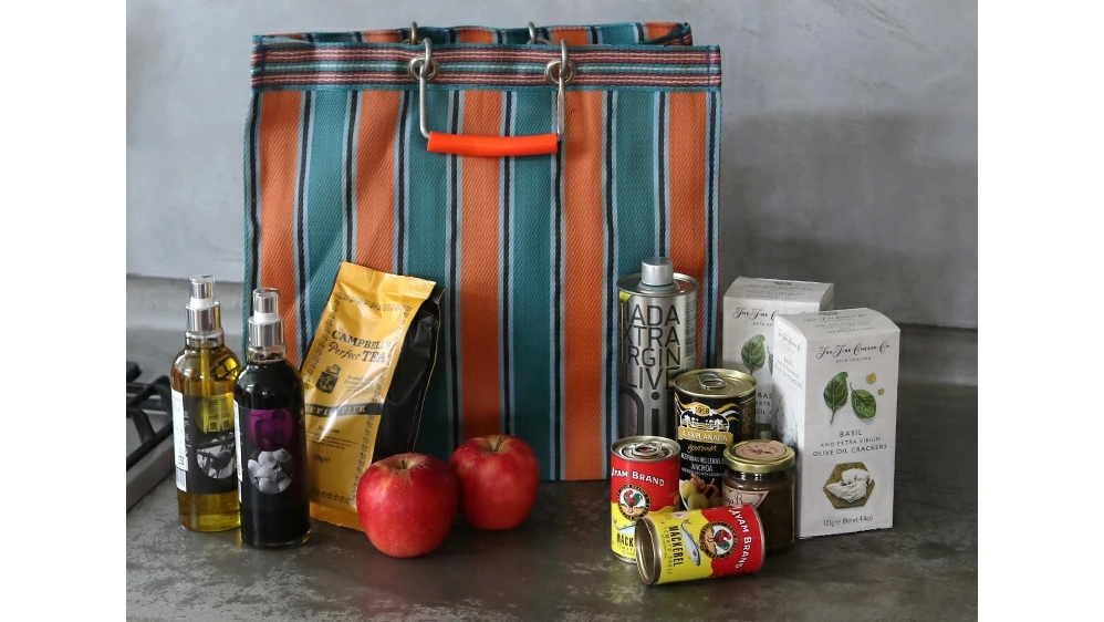 レトロ可愛いのにタフ!PUEBUCO『ストライプバッグ』が優秀すぎる