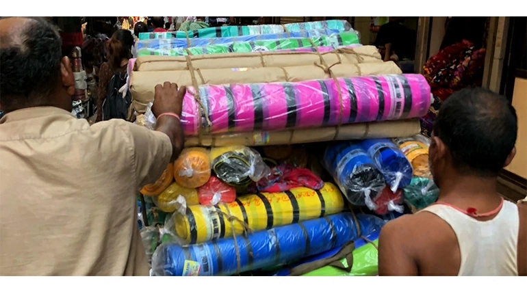 レトロ可愛いのにタフ!PUEBUCO『ストライプバッグ』が優秀すぎる