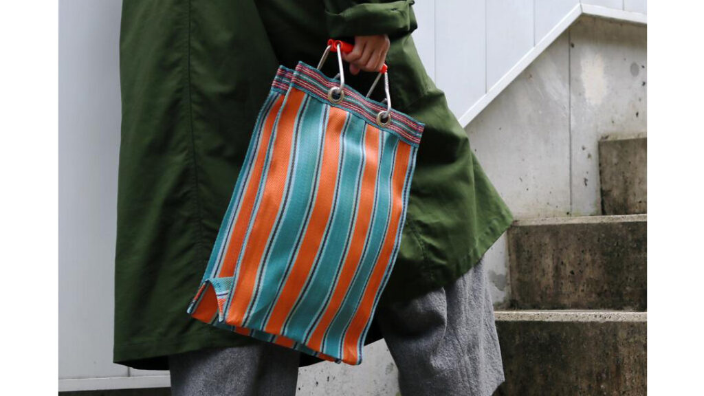 レトロ可愛いのにタフ!PUEBUCO『ストライプバッグ』が優秀すぎる