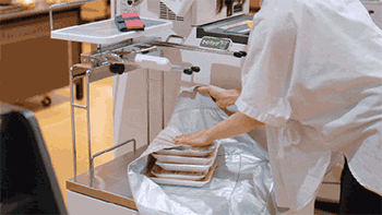 結ばないのにズレない？話題の保冷ふろしきが便利すぎた