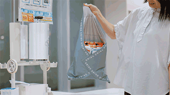 結ばないのにズレない？話題の保冷ふろしきが便利すぎた