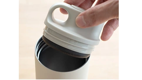 スポーツにも日常にも 片手で飲める快適さ｜保冷力抜群のKINTOタンブラー