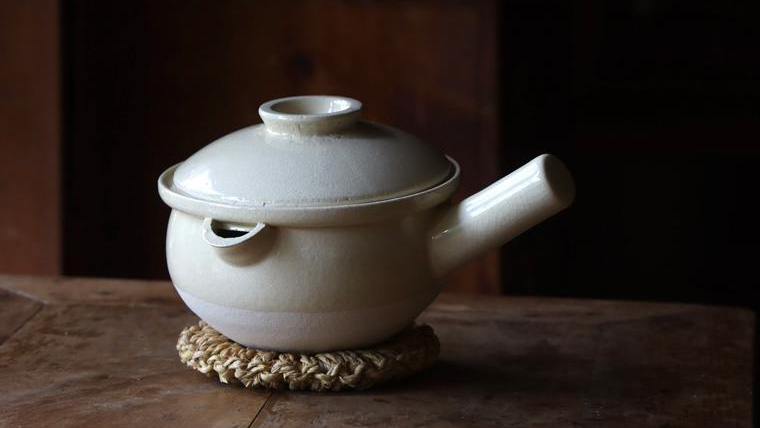 【萬古焼】かもしか道具店のおかゆ鍋｜やさしい味わいを引き出す万能土鍋