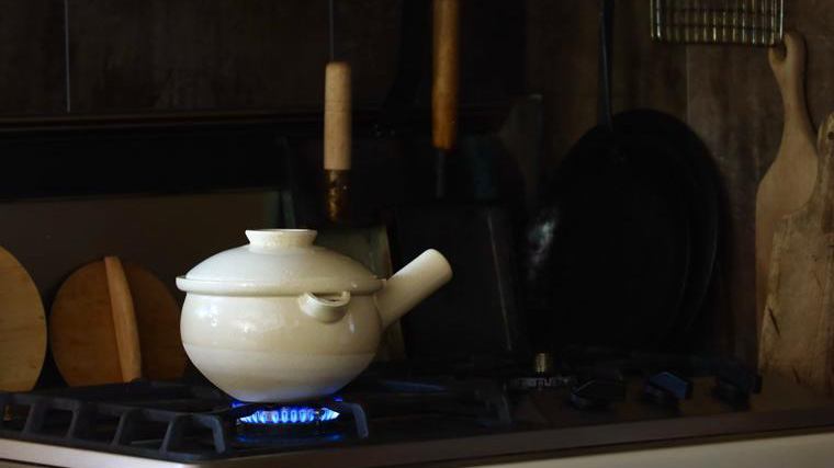 【萬古焼】かもしか道具店のおかゆ鍋｜やさしい味わいを引き出す万能土鍋