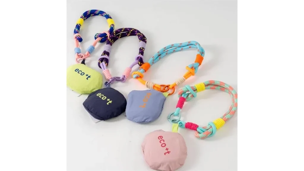 コンパクトで持ち運びやすい！ころっと可愛い「マカロンエコバッグ」