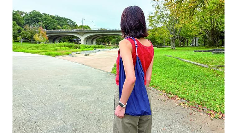 コンパクトで持ち運びやすい！ころっと可愛い「マカロンエコバッグ」