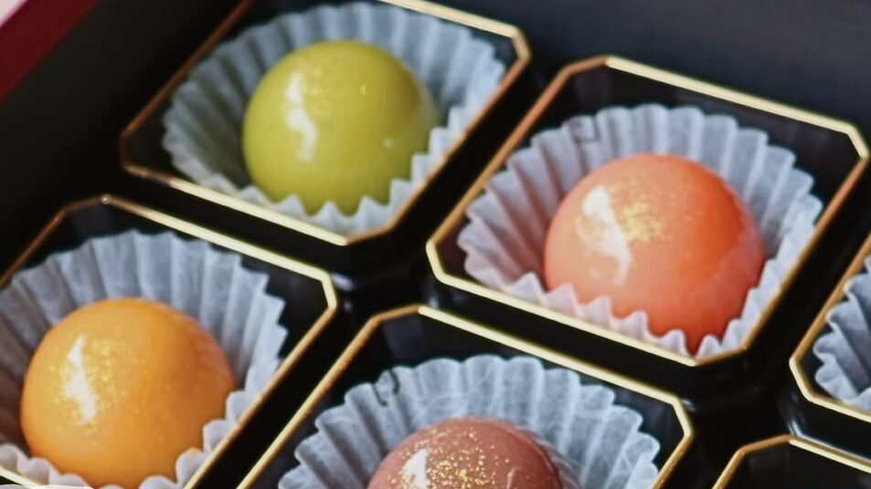 フルーツの宝石のような和スイーツ「山山のあんこ玉」｜贅沢素材を味わう新感覚スイーツ