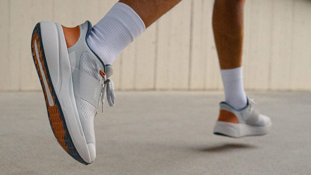 KIZIK『Men&rsquo;s Freedom Run』｜立ったまま履けるランニングシューズ