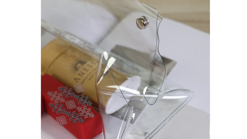中身が見えるから使いやすい！Jubileeビニール製ティッシュケースの使い方