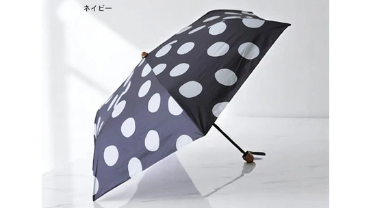 雨の日も晴れの日も使える！大人のドット柄折りたたみ傘