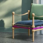 『Twain Armchair』｜サファリチェアを現代的に再解釈した名作チェア