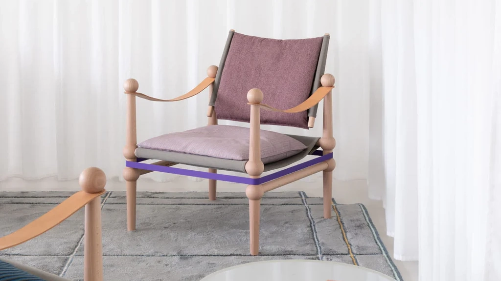 『Twain Armchair』｜サファリチェアを現代的に再解釈した名作チェア