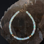 『Water opal x Multi tourmaline bracelet』｜透明感あふれる天然石が彩る、私らしい輝き
