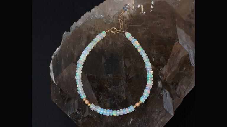 『Water opal x Multi tourmaline bracelet』｜透明感あふれる天然石が彩る、私らしい輝き
