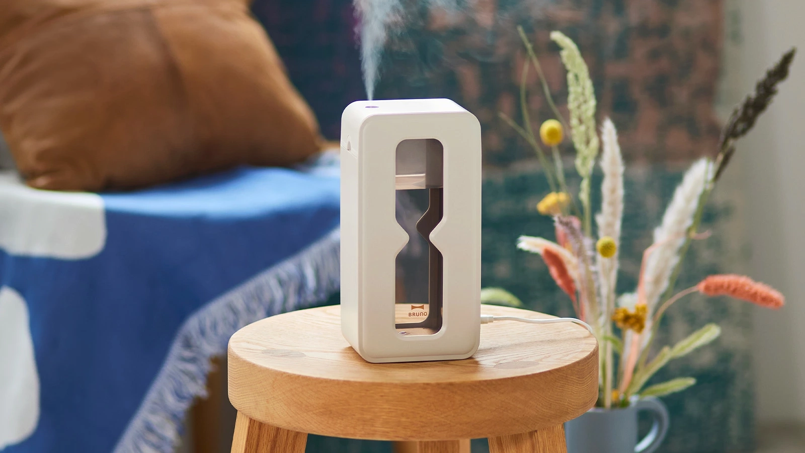 砂時計のように水位が見える!BRUNO「TIMEFLOW MIST」で潤いの時間を